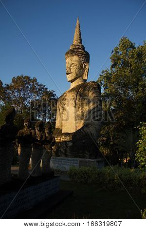 Buddha statue Was built on a hilltop of Thailand Can be seen from a distance.