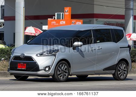 Toyota Sienta Mini Mpv Van.