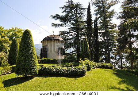 Park Villa Serbelloni v Bellagio v slavné italské jezero Como