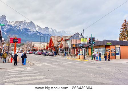 Canmore, Canada - Oct. 26, 2018: Downtown Main Street In Canmore Kananaskis Of The Canadian Rockies.