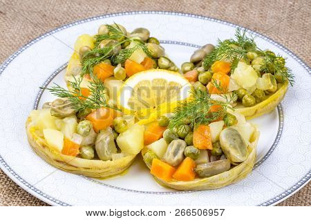Traditional Delicious Turkish Foods; Artichoke With Olive Oil (zeytinyagli Enginar)