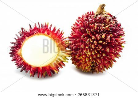 Pulasan, Nephelium Mutabile Or Nephelium Ramboutan-ake Isolate On White Background : Fruit In Asia T
