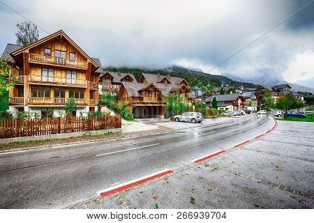 Beautiful Houses In Brauhof Village.  Charming Morning On The Lake Grundlsee Location: Resort Grundl