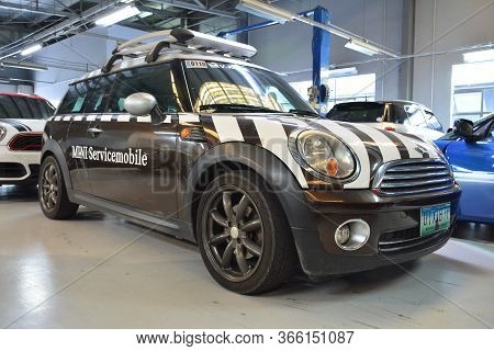 Taguig, Ph - July 13 - Mini Cooper On July 13, 2019 In Bonifacio Global City, Taguig, Philippines.