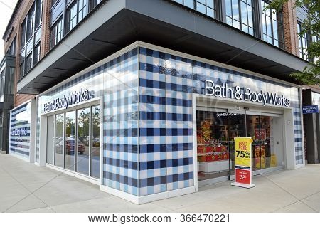 Columbus,oh-usa June 26,2019:bath & Body Works, Llc. Is An American Retailer Under The L Brands Umbr