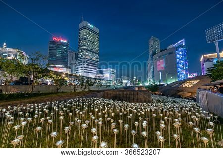Seoul, South Korea - Jun 29, 2018 : Led Rose Field At Dongdaemun Design Plaza (ddp) And City Skyline