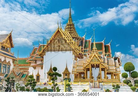 Grand Palace Complex, View To Aphorn Phimok Prasat Pavilion And Dusit Maha Prasat Hall. Bangkok, Tha
