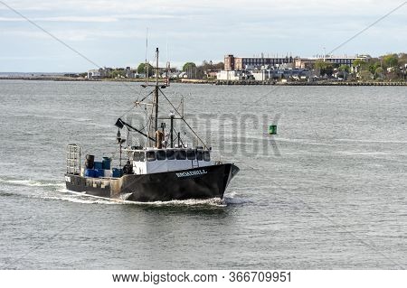 New Bedford, Massachusetts, Usa - May 16, 2020: Lobster Boat Broadbill Homebound In New Bedford Oute