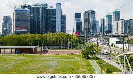 Bangkok, Thailand - May 14 , 2020: Rama 9-ratchada Is The New Bangkok Cbd. Many Tall Of Building Are