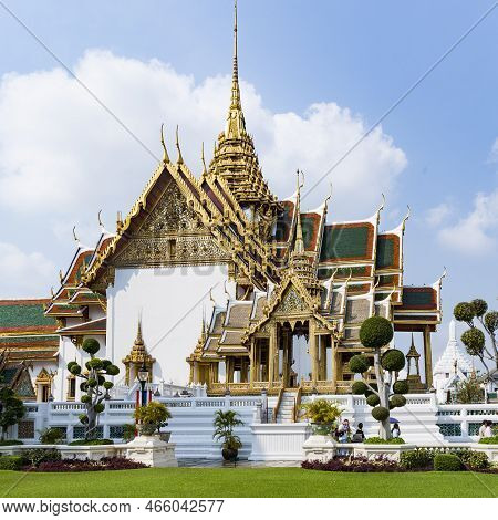 Bangkok, Thailand - January 4, 2010: Phra Tinang Aporn Phimok Prasat Pavillion In The Grand Palace I