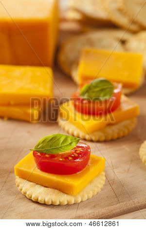 Chedder peynir ve kraker meze