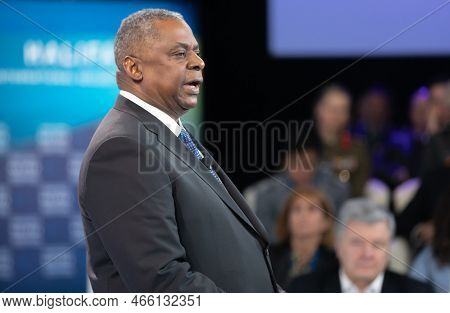 U.s. Defense Secretary Lloyd Austin