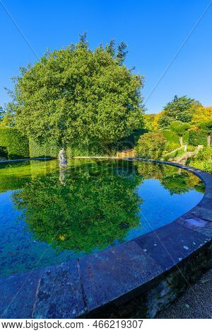 Chipping Campden, Uk - October 18, 2022: View Of The Hidcote Gardens, In The Cotswolds Region, Engla