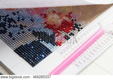 Diamond Strases And Manual Fixer For Handmade Process Of Creation Of Diamond Painting 3d From Square