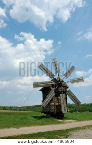 Starý dřevěný Windmiil