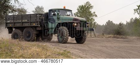 4104