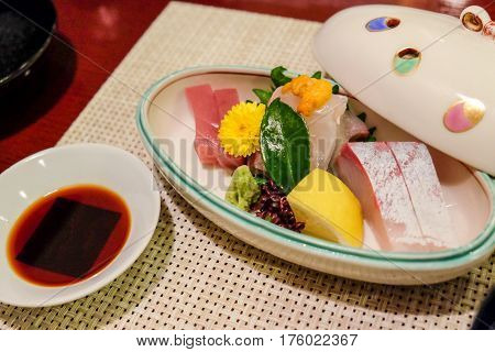 The Kyushu region which is located in the southwestern part of the Japanese archipelago offers many kinds of local dishes as it has various forms of traditional culture as well as an abundance of agricultural and marine products.