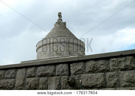 Marasesti, memorial from the WWI.In 1917 during World War I, the Battle of Mărăşeşti between the Kingdom of Romania and the German Empire was fought near the town. A mausoleum containing the remains of 5,073 Romanian soldiers was built to commemorate the 