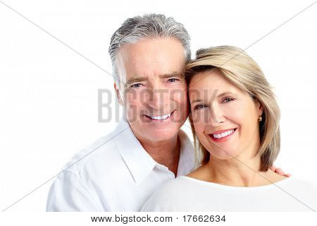 행복 한 노인 부부 사랑에. 건강 한 치아입니다. 흰색 배경 위에 절연