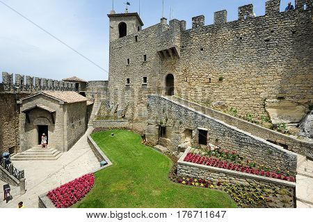 La Rocca Fortless On Borgo Maggiore