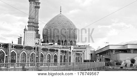In Iran  And Old Antique Mosque    Minaret