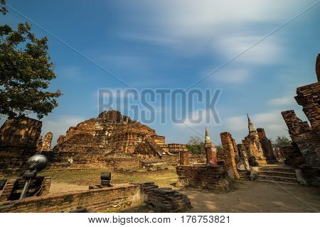 Buddhist ruin temple Wat Mahathat Ayuthata Thailand