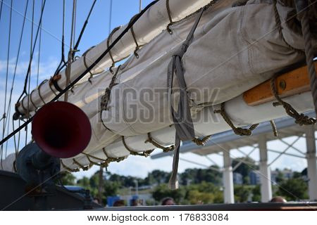 tall ships Erie PA sail and boom, horn, fleet of ships from 
War of 1812