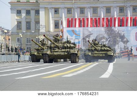 SAINT PETERSBURG, RUSSIA - MAY 05, 2015: T-90 tanks in Palace square. Rehearsal of the Victory parade in St. Petersburg