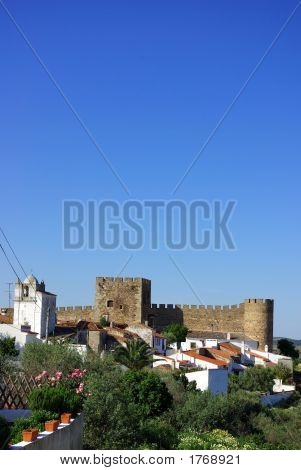 Vár a Terena Village