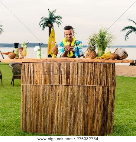 Show Bartenders Outdors, Juggling Bottles And Shaker, Bartender Job On The Beach