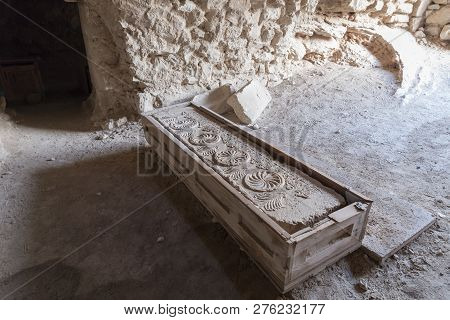 Al Jaya, Jordan, December 06, 2018 : Fragment Of Decorative Painted Wall In The Courtyard Of The Med