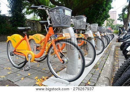 Taipei, Taiwan - May 6, 2017 : City Bike, A Row Of Ubike Parking On Footpath, Ubike Is A Network Of 