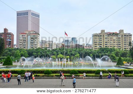 Sun Yat-sen Memorial Hall, Taipei, Taiwan - May 7, 2017 : People Relaxing In Midtown Public Park Wit