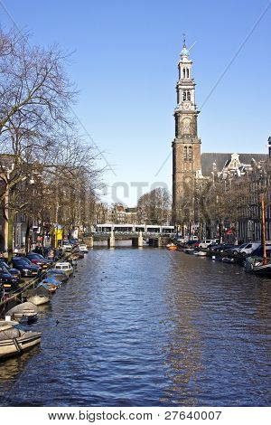 Amsterdam centro città con la Westerkerk nei Paesi Bassi