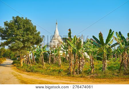 The Ancient Desada Taya Pagoda Is Located In Royal City Of Inwa (ava), Nowadays Occupied With Farmla