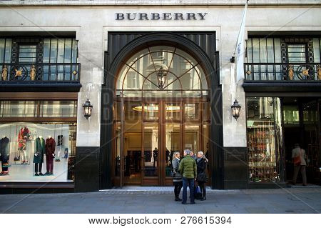 London, England - January 24, 2015: People In Front Of The Burberry Flagship Store In Regent Street,