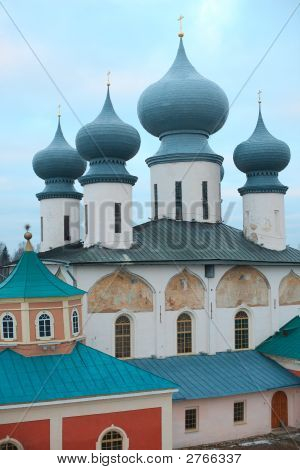 Tihvinän Dormition luostari
