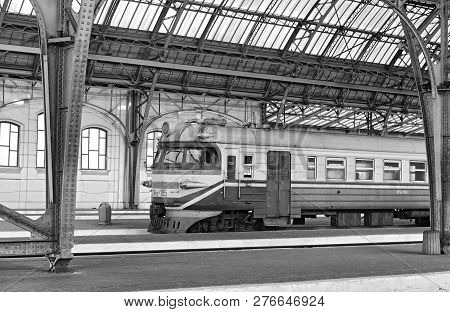 Lviv, Ukraine-september 17, 2017: Passenger Train At Lemberg-holovnyi Station, The Main Train Statio