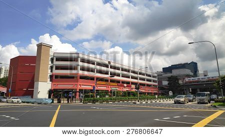 Singapore-27 Dec, 2018: Singapore Shop Houses In Choa Chu Kang And Blue Cloudy Sky