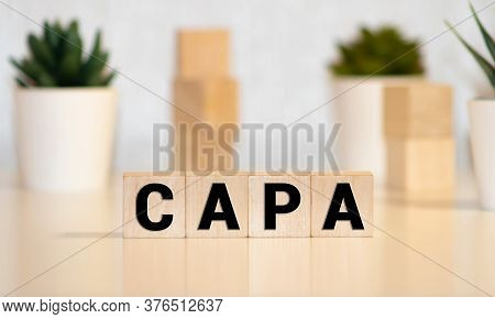 Capa Word Made With Building Blocks, Business Concept