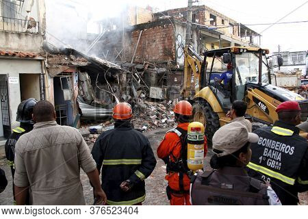 Salvador, Bahia / Brazil - May 16, 2013: Member Of The Fire Department And Volunteers Are Seen In Th