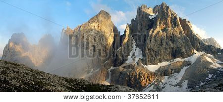 Pale di san martino - dolomiti Italie - vue de cima di focobon