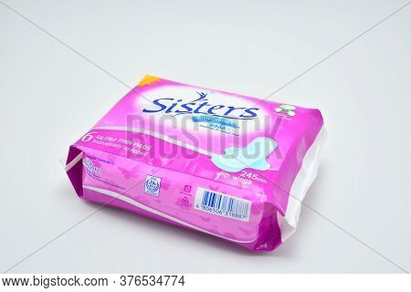 Quezon City, Ph - July 8 - Sisters Ultra Comfort Ultra Thin Pads On July 8, 2020 In Quezon City, Phi