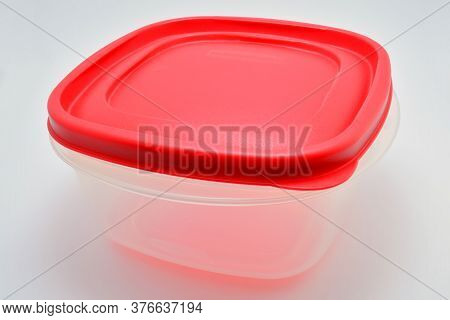 Quezon City, Ph - July 8 - Rubbermaid Plasticware Food Container On July 8, 2020 In Quezon City, Phi