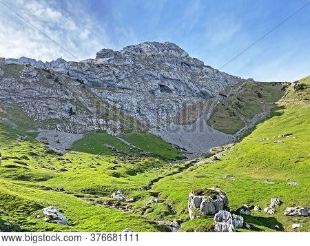 Alpine Peak Of Esel In The Swiss Mountain Range Of Pilatus And In The Emmental Alps, Alpnach - Canto