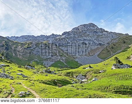 Alpine Peak Of Esel In The Swiss Mountain Range Of Pilatus And In The Emmental Alps, Alpnach - Canto