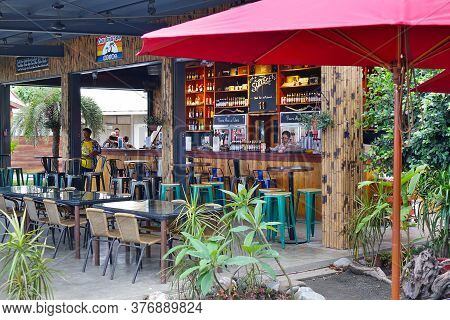 Kaohsiung, Taiwan -- July 17, 2017: An Outdoor Beach Side Bar And Cafe At The Popular Tourist Destin