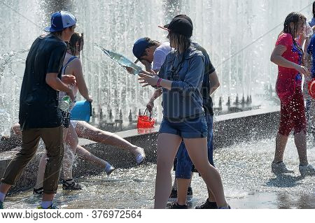 Russia, St. Petersburg, 08,06,2014 Summer Youth Festival, Water Battle