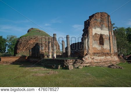 Lop Buri ,thailand - November 25 , 2018 : Wat Nakhon Kosa Announced The Registration Of National Imp
