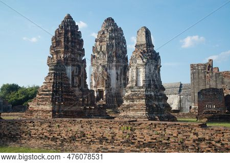 Lop Buri ,thailand - November 25 , 2018 : Wat Nakhon Kosa Announced The Registration Of National Imp